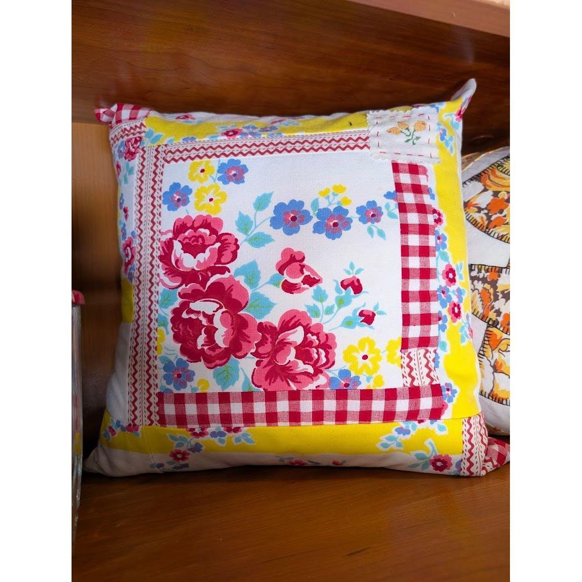 Kitschy 1940's Style VINTAGE Tablecloth Upcycled Pillow  | 14x14