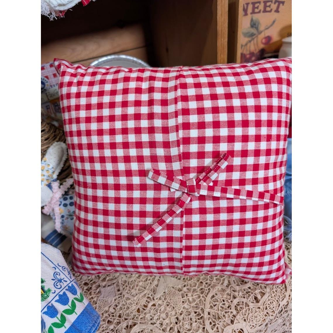 Kitschy 1940's Style VINTAGE Tablecloth Upcycled Pillow  | 14x14