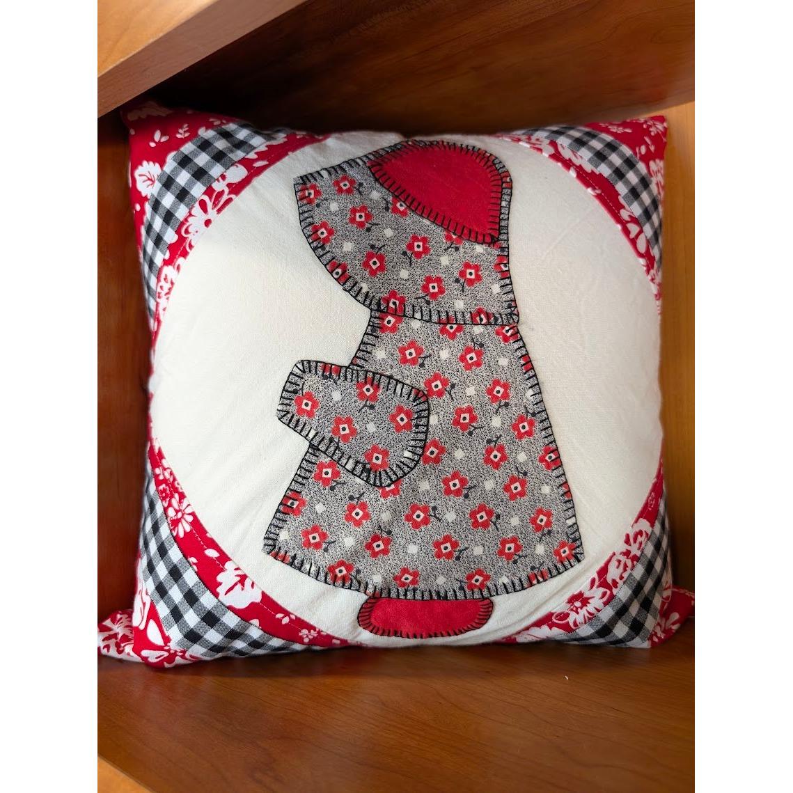 VINTAGE QUILT TOP Sun Bonnet Sue Upcycled Pillow!  Red & Black