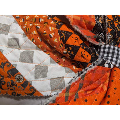 Large Quilted HALLOWEEN Front Door Bow No. 3 - Vintage Inspired