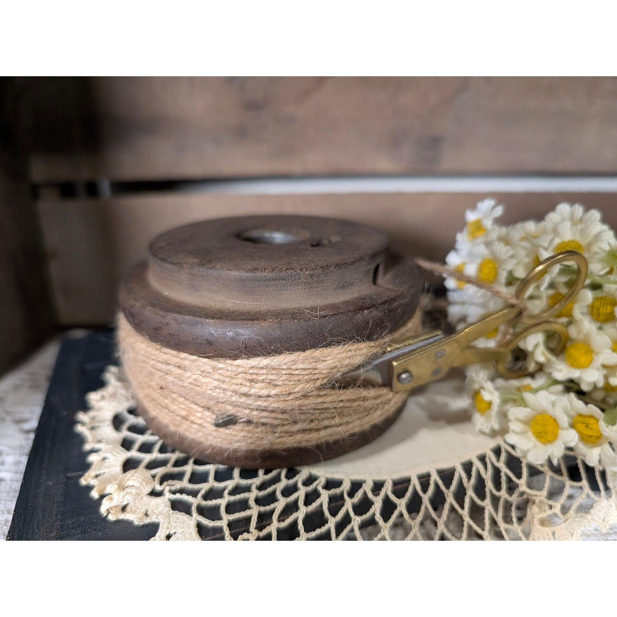 Primitive Vintage Flat Spool with Twine & Scissors